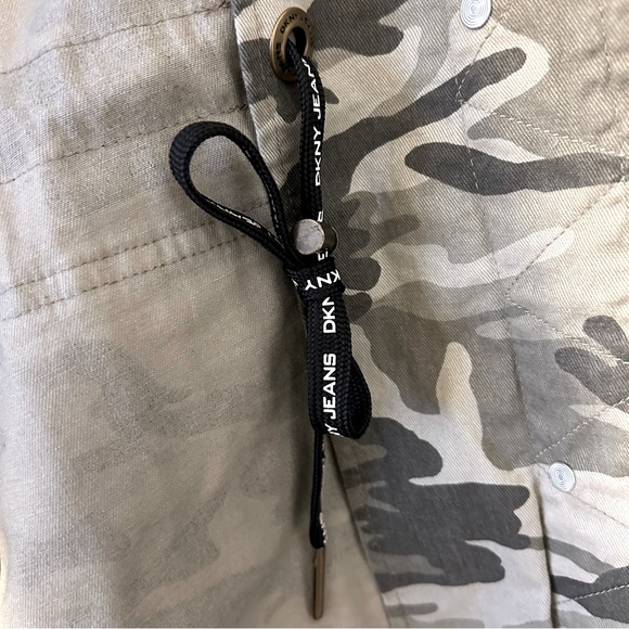DKNY Jeans Camo Utility Denim Jacket (Rosemary I)2X Green 27”chest 32” long NWOT - Picture 5 of 7